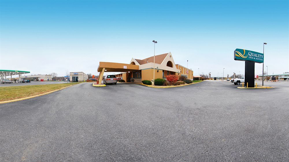 Quality Inn & Suites Near I-480 And I-29 Council Bluffs Exterior photo