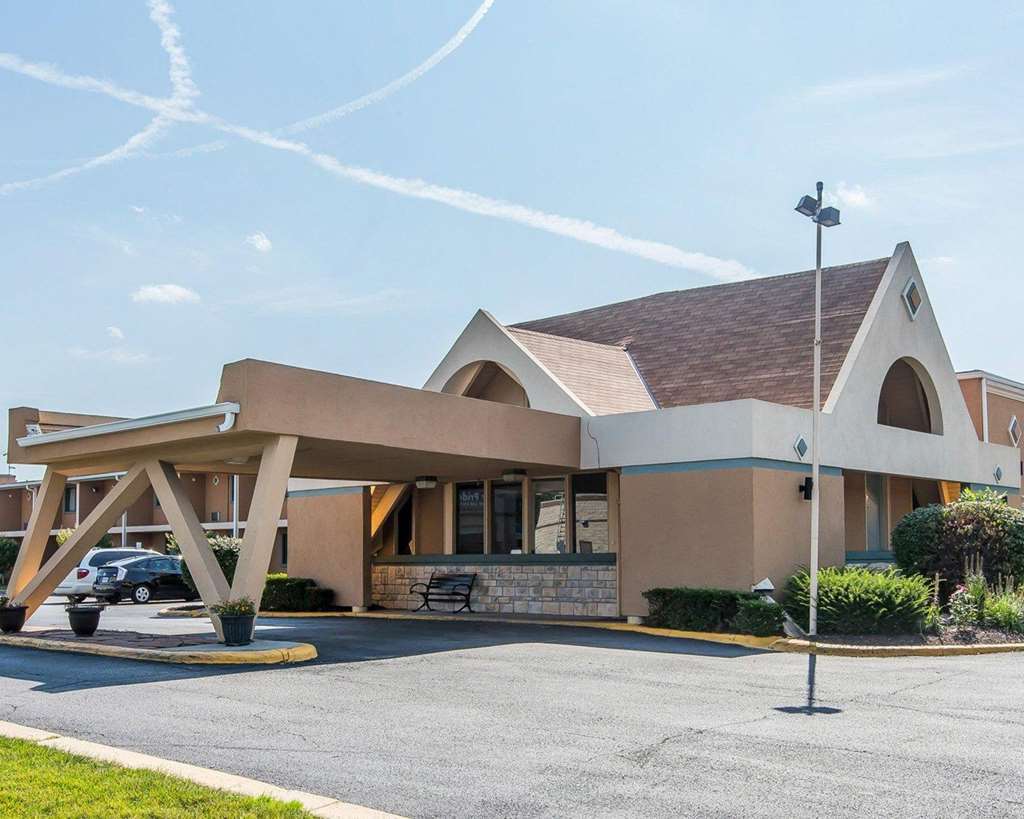 Quality Inn & Suites Near I-480 And I-29 Council Bluffs Exterior photo